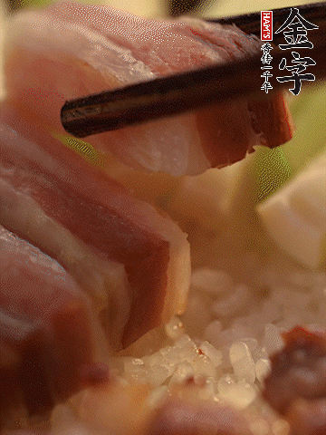 轉(zhuǎn)小火，繼續(xù)蓋蓋子燜2-3分鐘。
