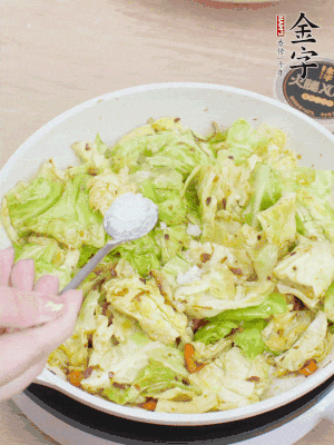 一點(diǎn)鹽、糖調(diào)味。